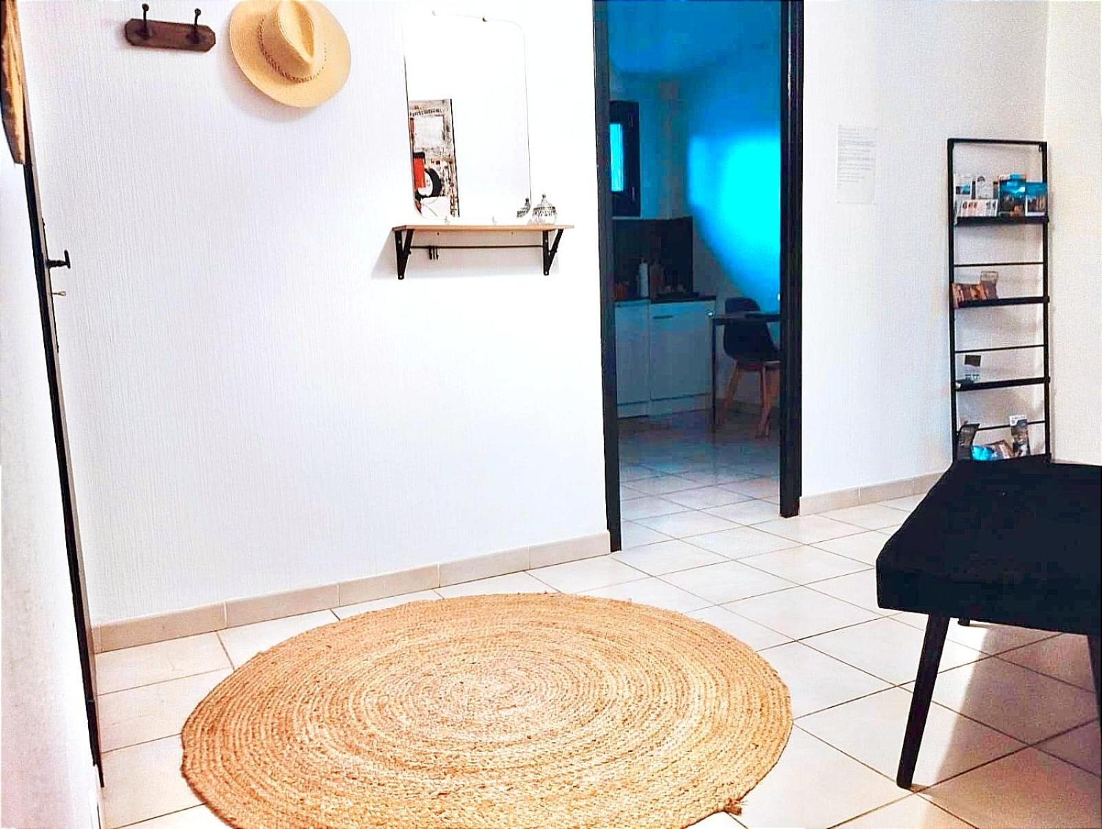 Grand Et Bel Appartement Лавлане Екстериор снимка