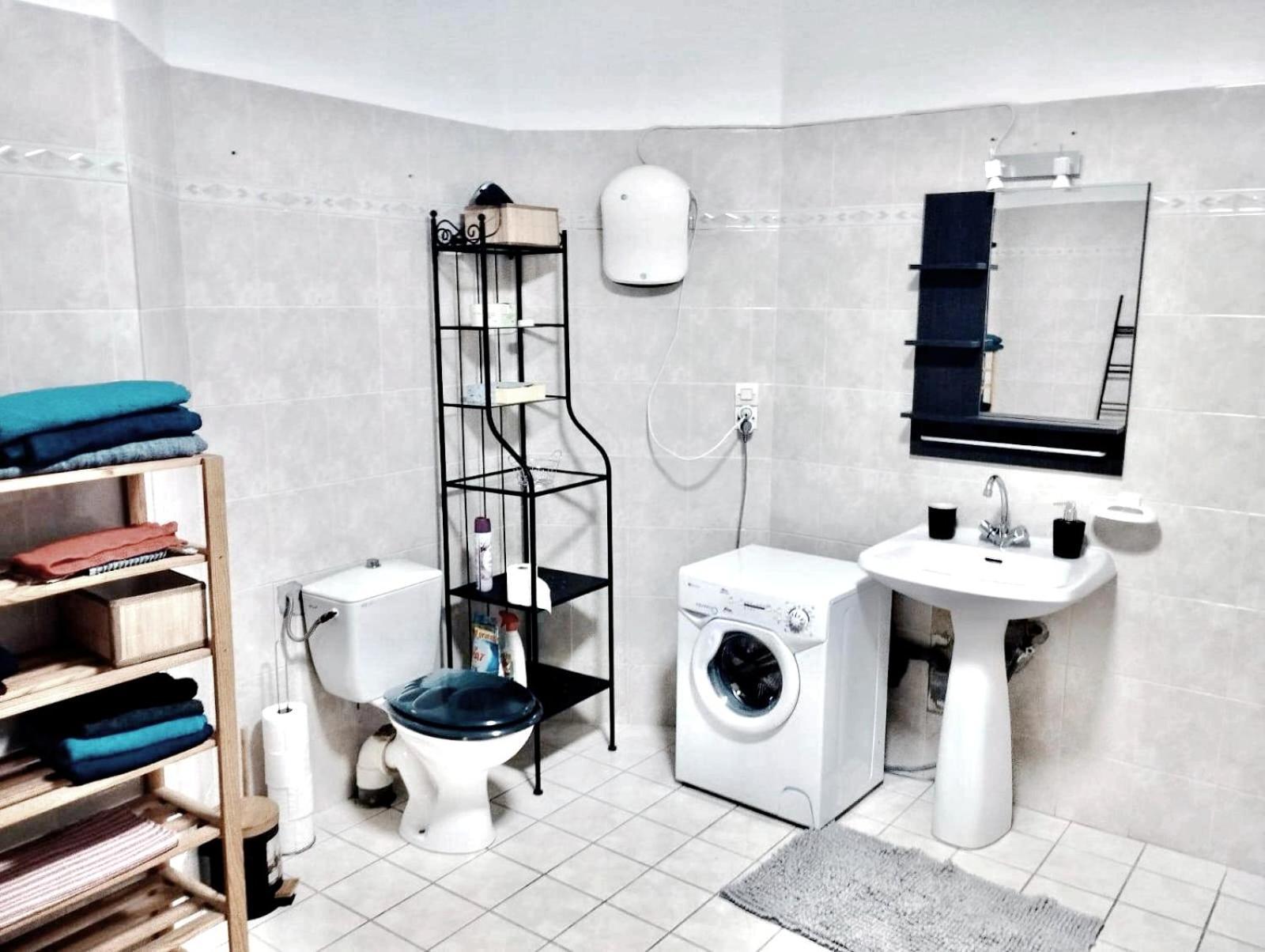 Grand Et Bel Appartement Лавлане Екстериор снимка